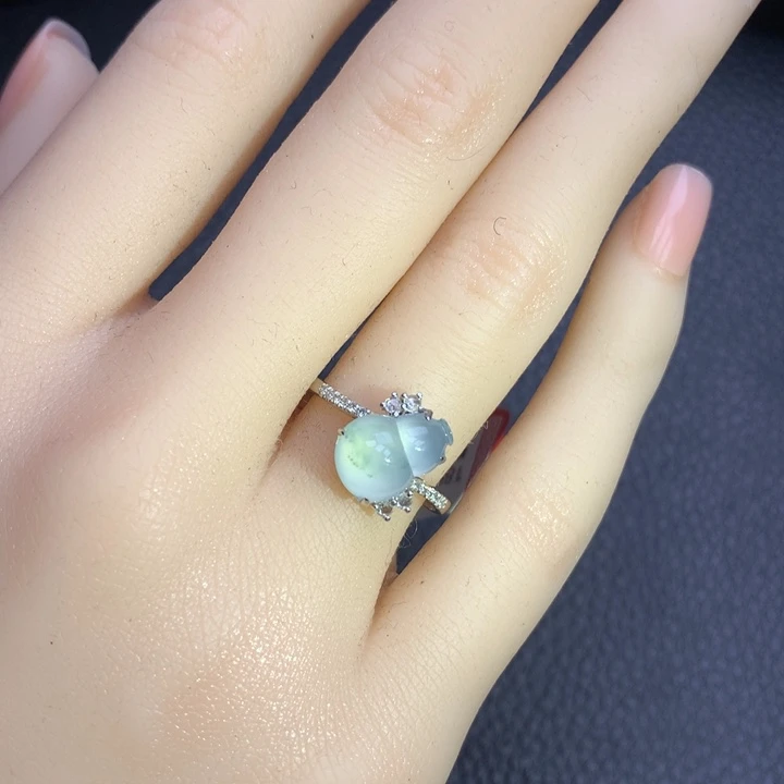 翡翠戒指18K金镶嵌翡翠戒指18k金镶嵌