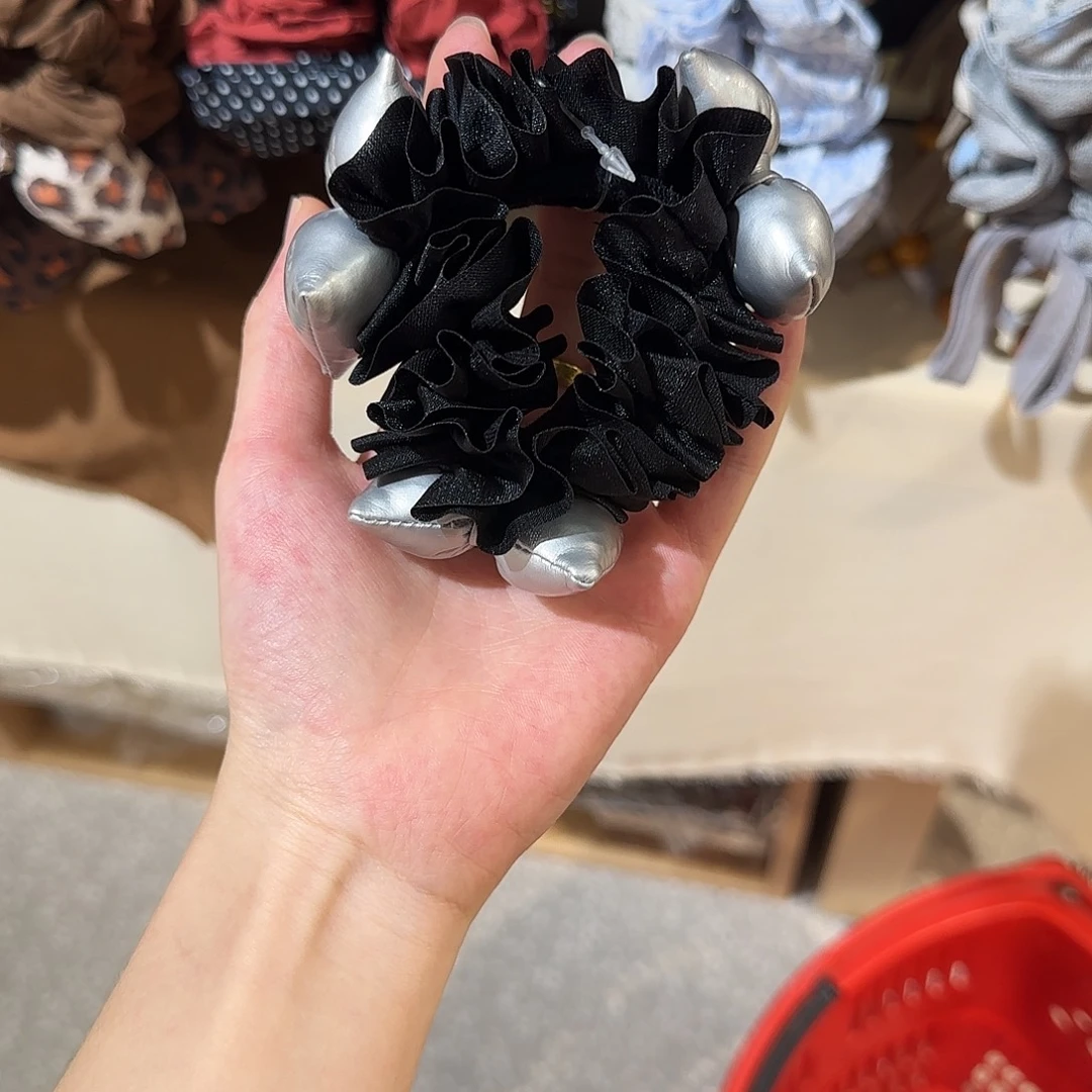 非金属无银色蝴蝶结