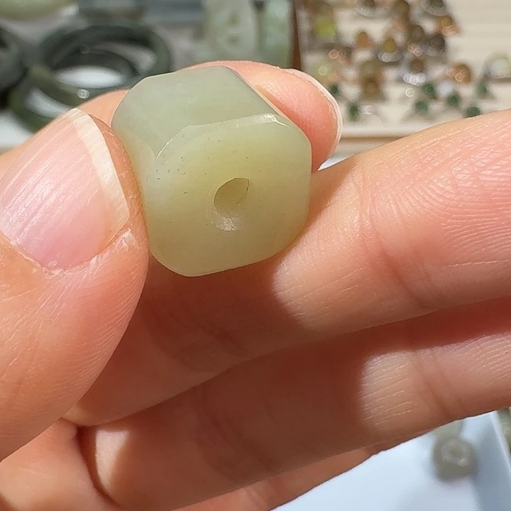 和田玉（糖玉）未镶嵌颈饰51