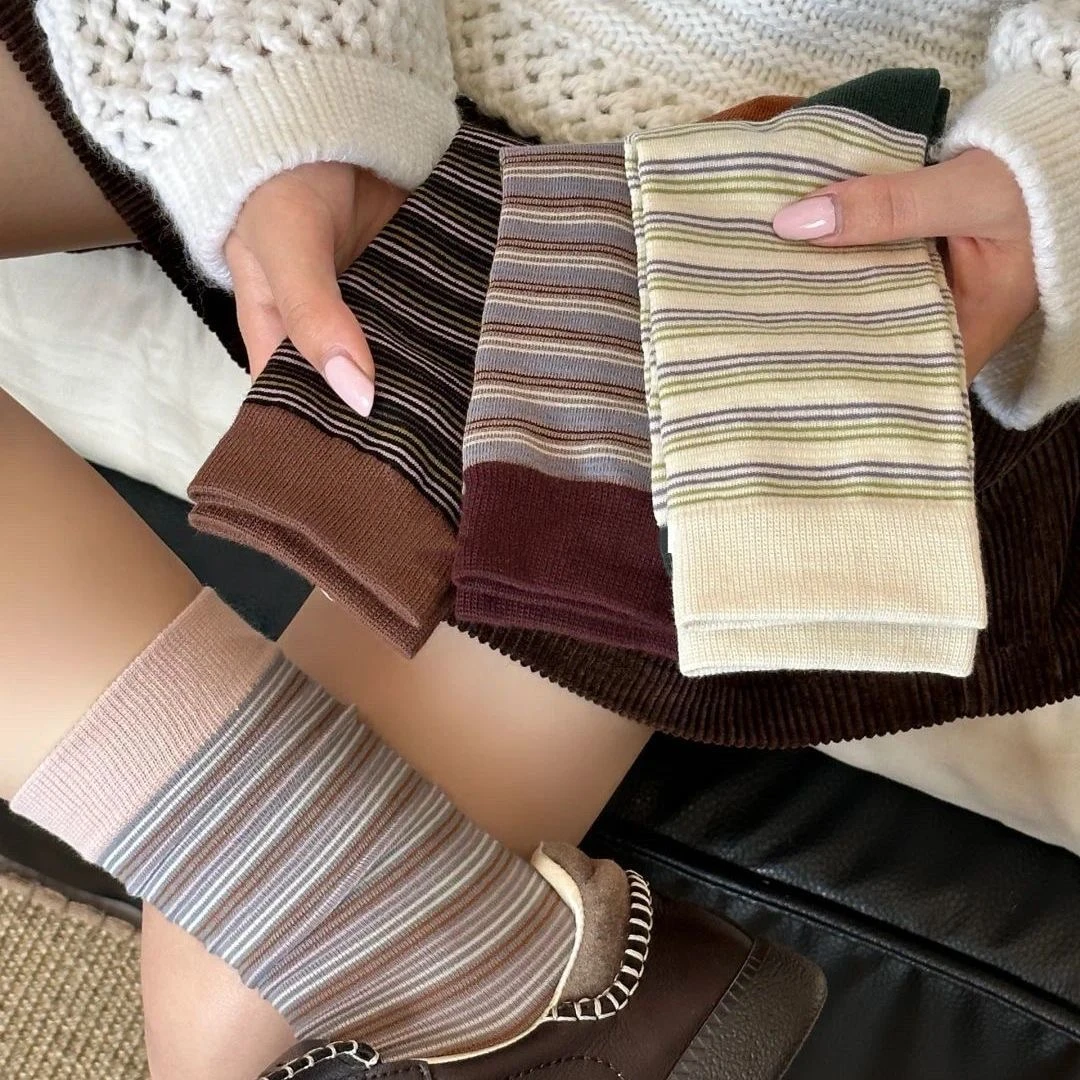 早秋氛围感· 日系撞色条纹百搭中筒复古多巴胺拼色慵懒风中筒女袜