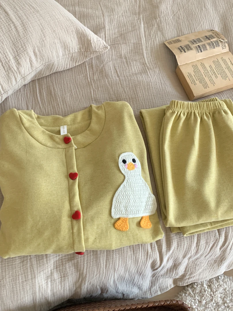 秋冬新款长袖圆领开衫睡衣女春季羊绒厚棉草绿休闲简约家居服套装