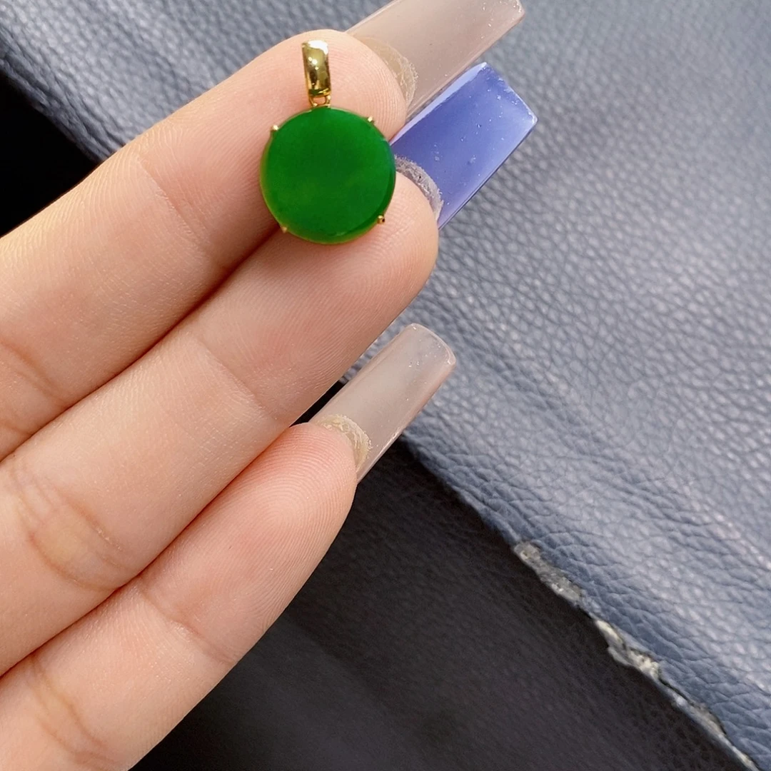 翡翠18K金镶嵌颈饰翡翠
