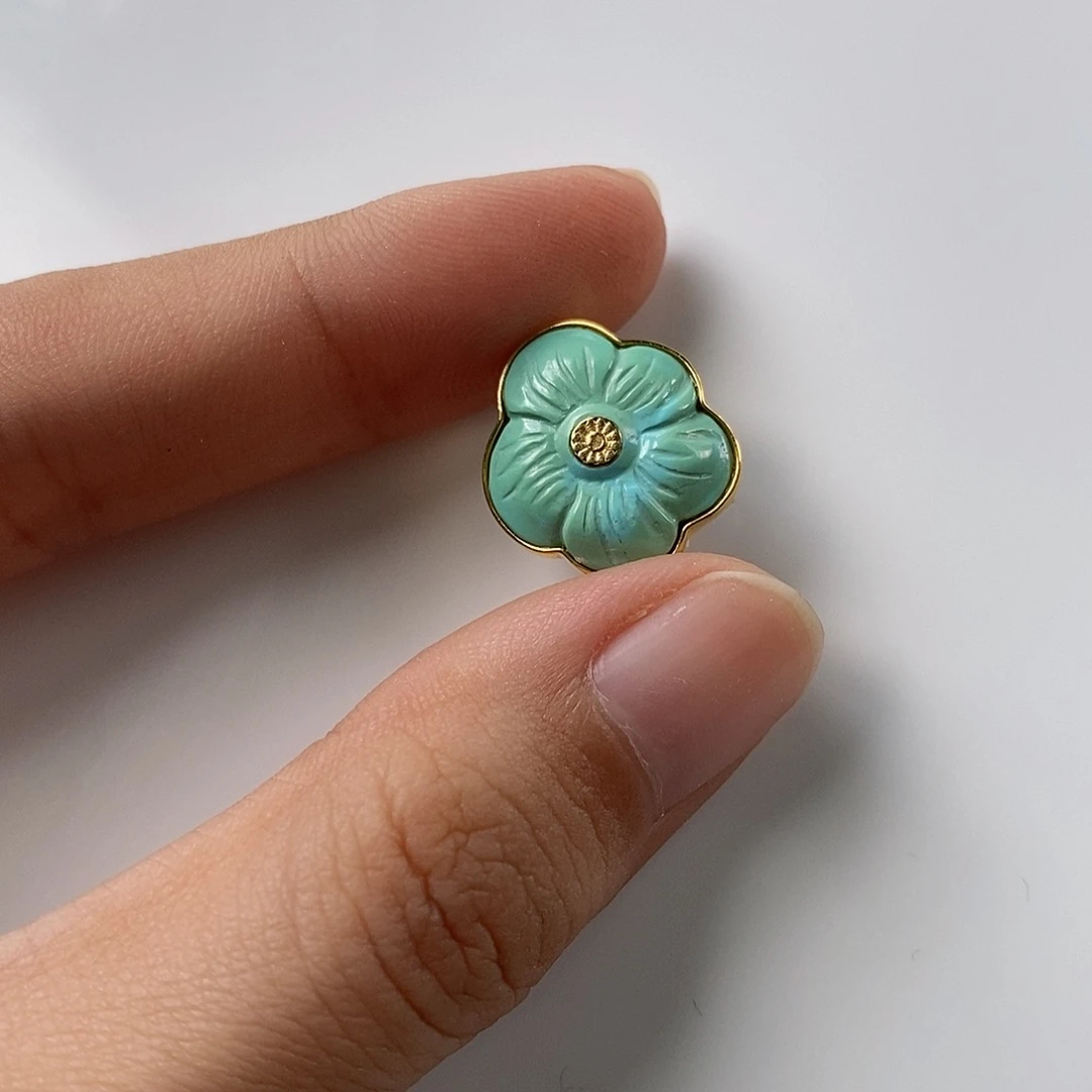 刹***英绿松石未镶嵌珠宝奇石