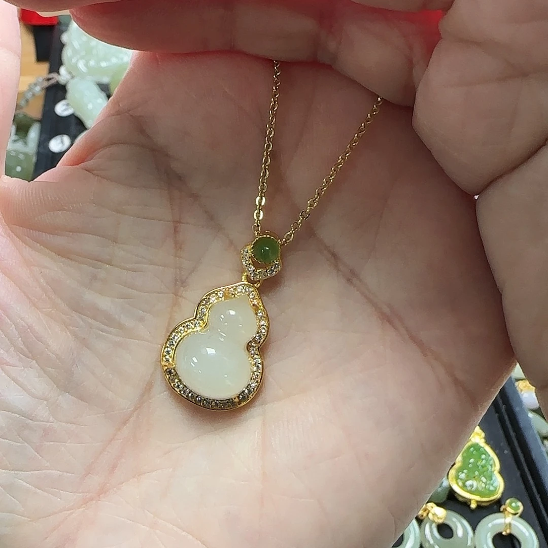 吊坠(赠链)银S925镶嵌和田玉