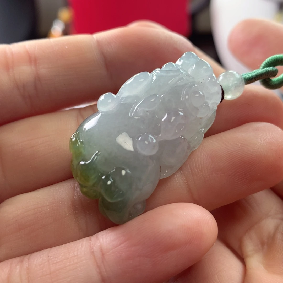 翡翠颈饰未镶嵌翡翠貔貅