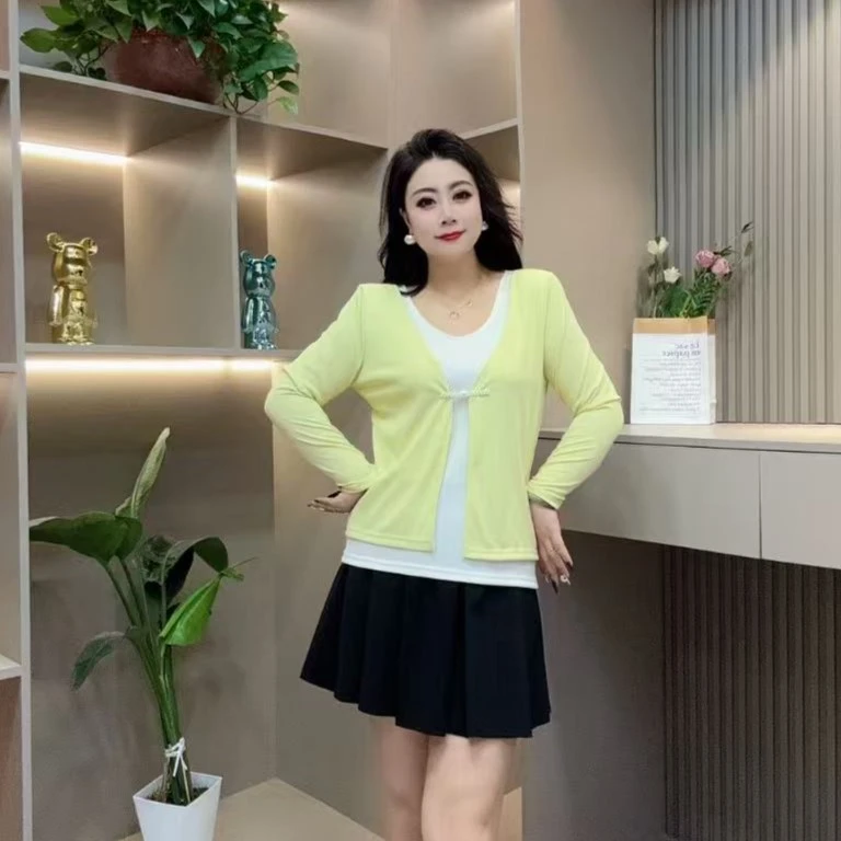 春季洋气小衫-双 7030假两件珠珠扣时尚休闲显瘦胖MM大码女装新款