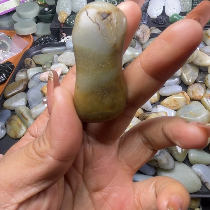 和田玉未镶嵌珠宝半成品