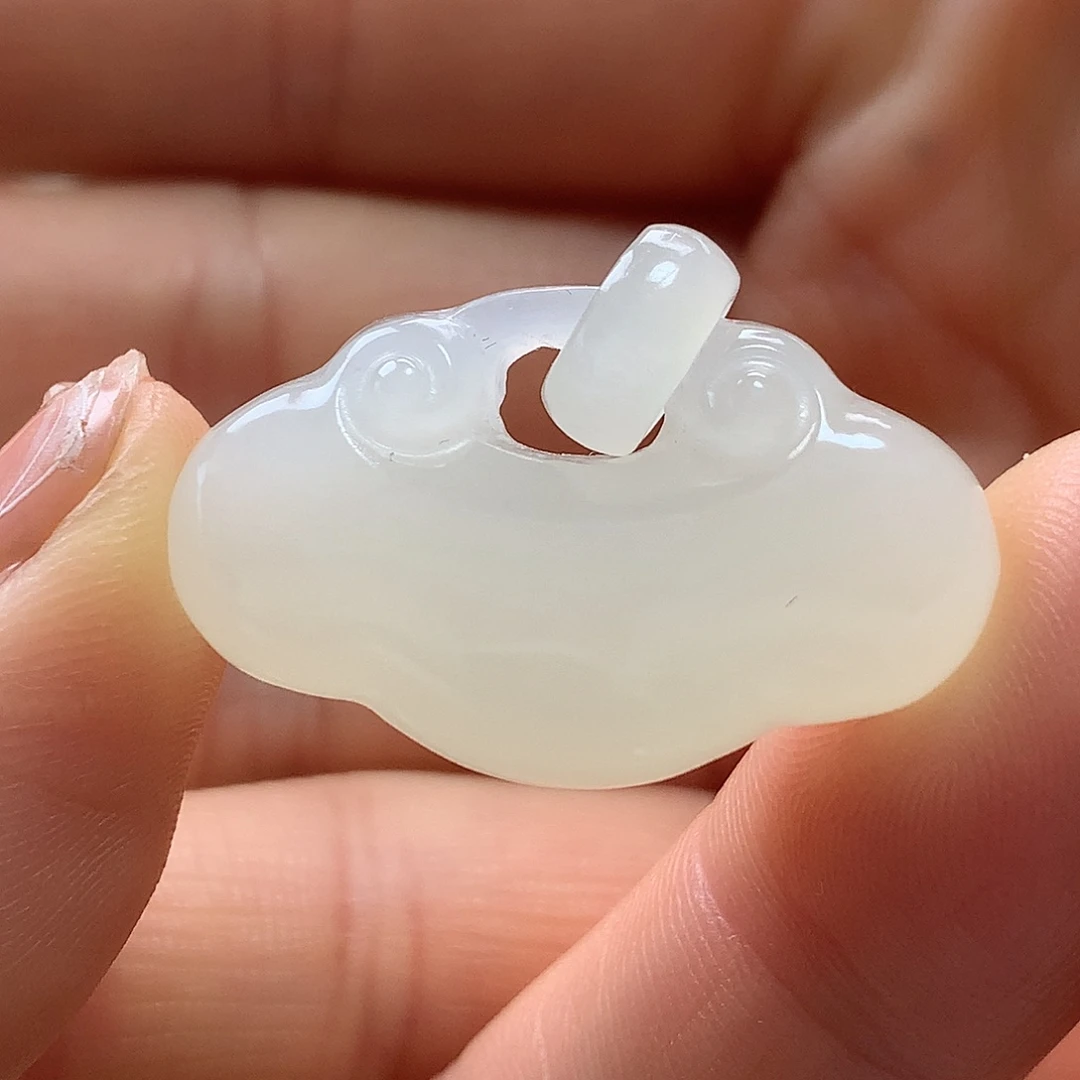 云***和田玉未镶嵌颈饰