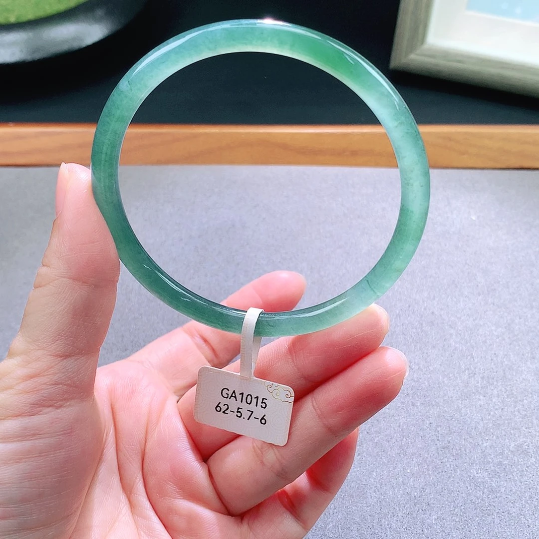 翡翠未镶嵌手镯天然翡翠手镯a货