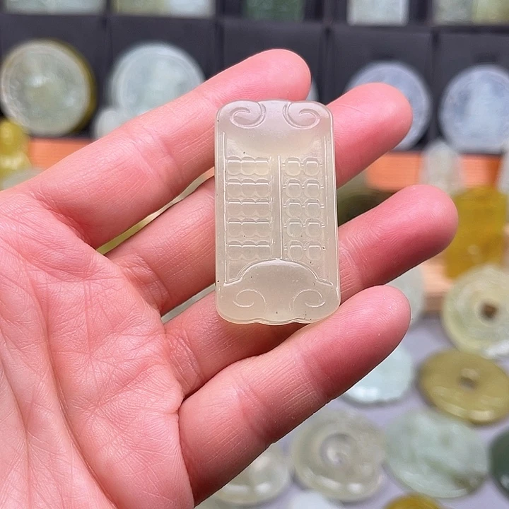 未镶嵌蛇纹石玉颈饰