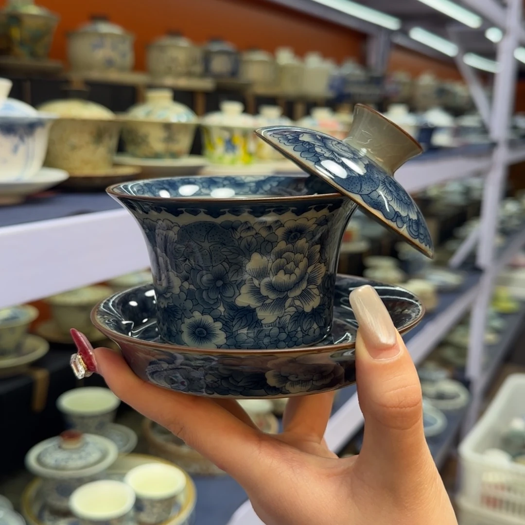 在外面吃饭呢你在哪