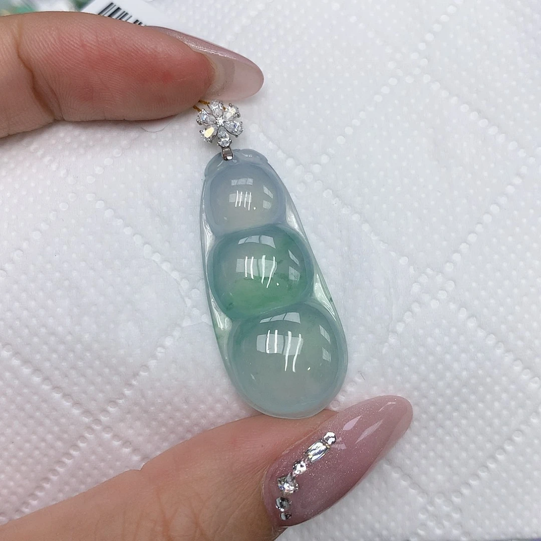 颈饰18K金镶嵌翡翠