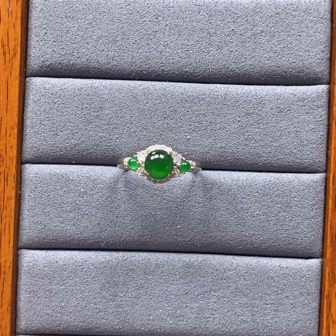 翡翠颈饰银S925镶嵌爱**橙翡翠戒指