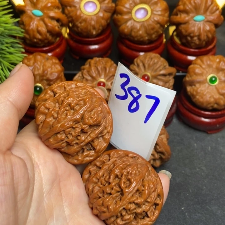 41楼下387文玩核桃狮子头