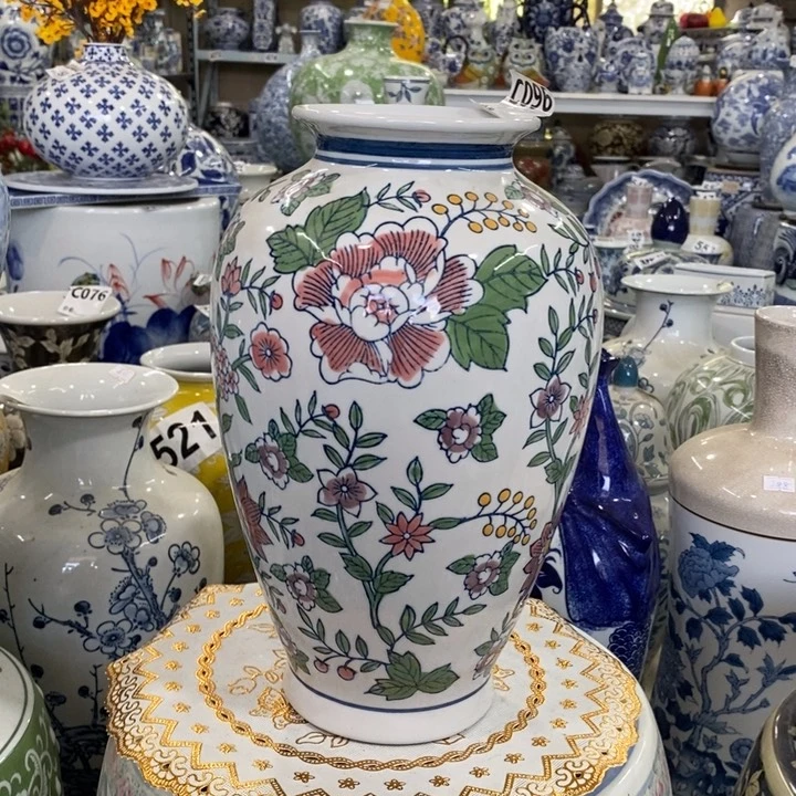 摆件手绘陶瓷彩绘花瓶