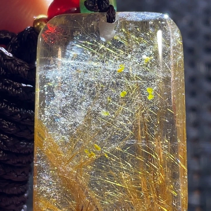 水晶吊坠(不含链)未镶嵌?