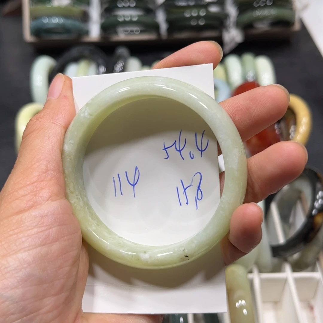 未镶嵌蛇纹石玉手镯