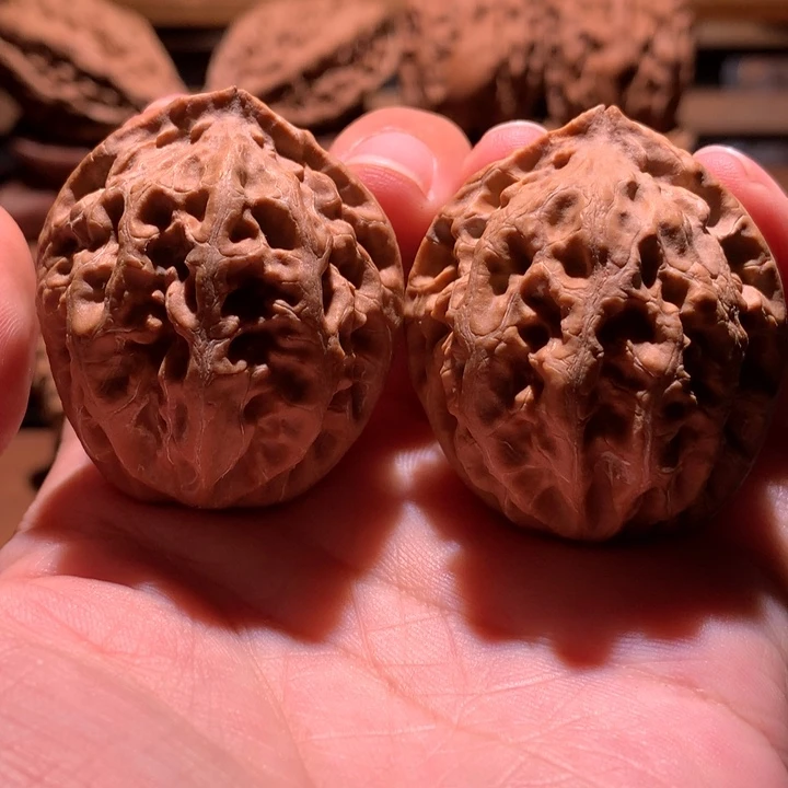 吊坠文玩核桃楸玥核22浮黄