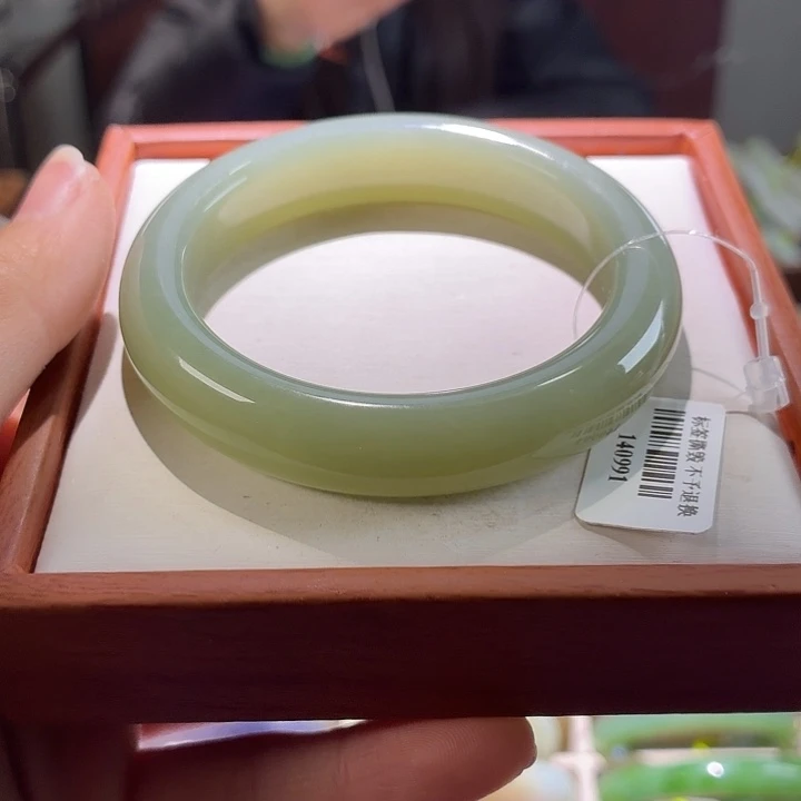 和田玉未镶嵌手镯61 55.56