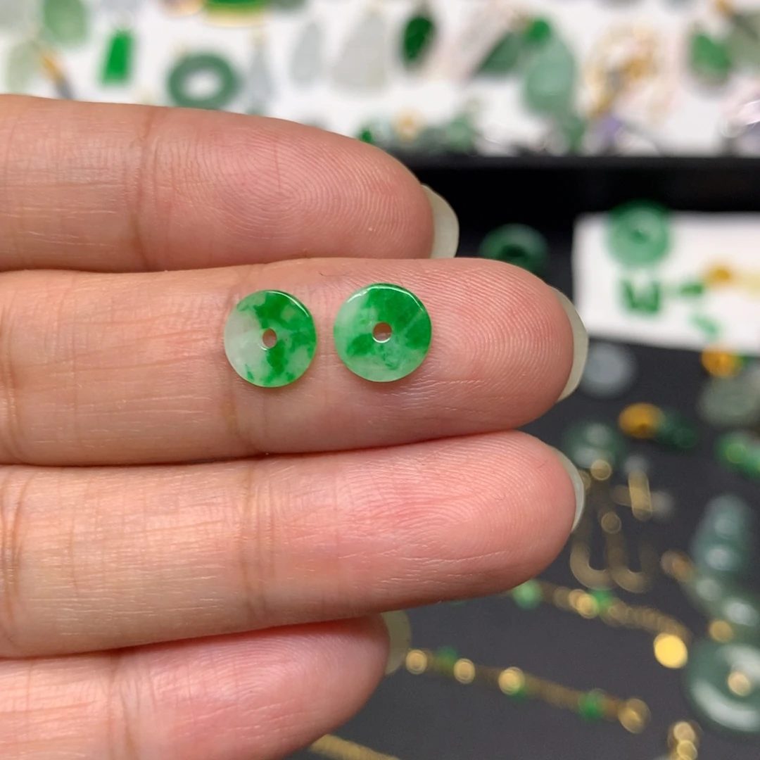 颈饰未镶嵌翡翠有纹裂