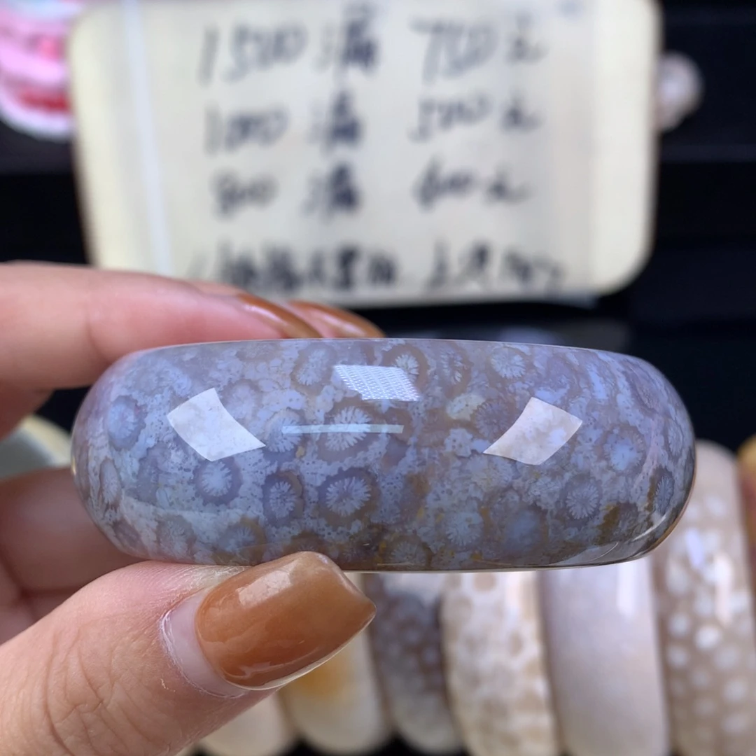 硅化珊瑚（珊瑚玉）未镶嵌颈饰精美手镯五折51.8口（20号）