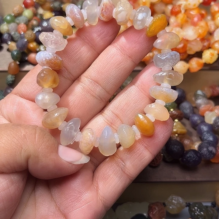 阿拉善彩玛瑙手串