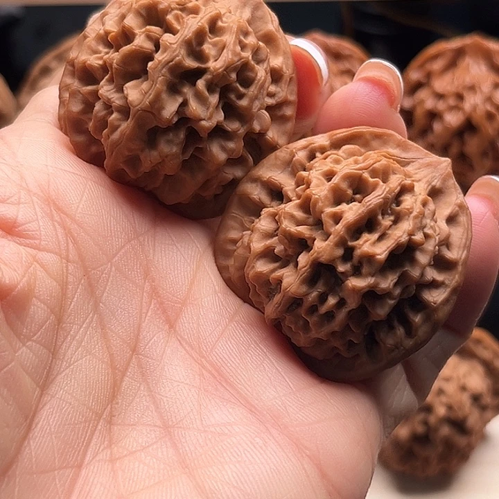 好***哟吊坠文玩核桃秦岭核桃