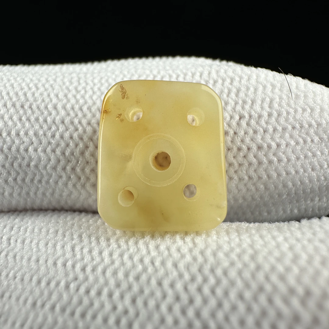 D1353天然蜜蜡 配饰 10*11.5*5mm支持复检
