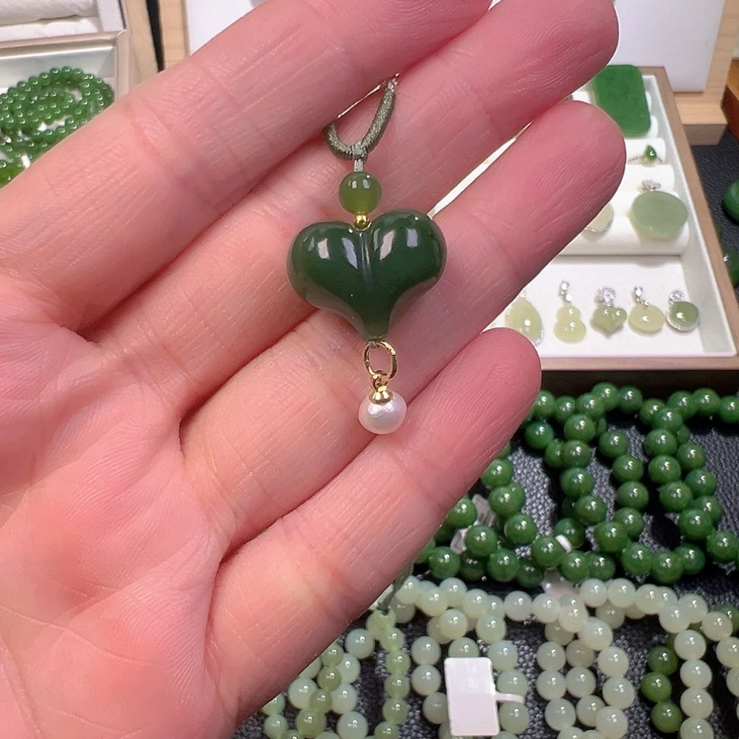 和田玉（碧玉）未镶嵌颈饰