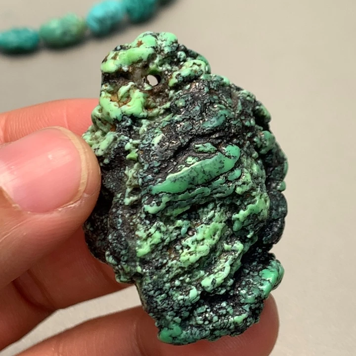 绿松石未镶嵌颈饰