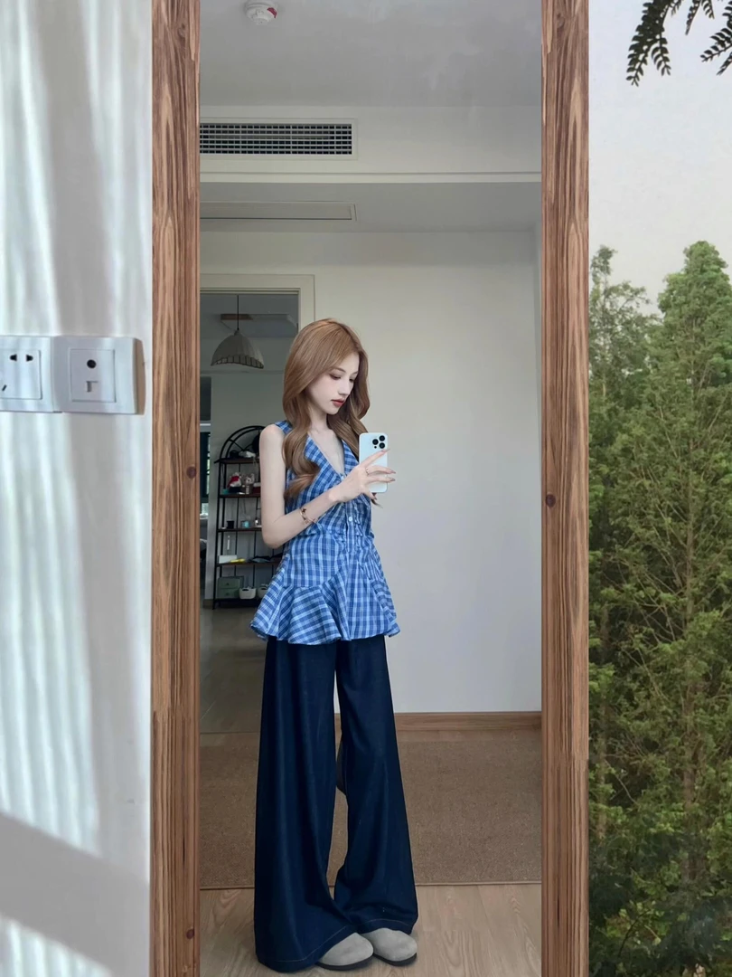 2025夏季法式复古蓝色格子V领无袖背心衬衫上衣搭配休闲裤两件套
