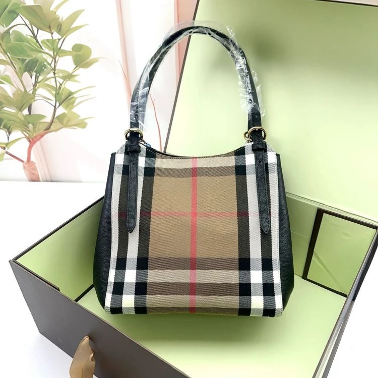 95新/博柏利/C534490137/[251101SWB]