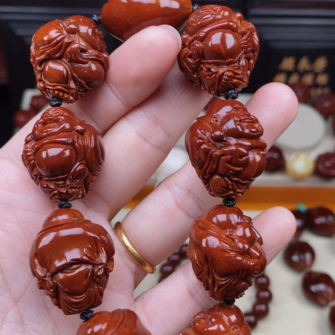 王***事吊坠橄榄核八宝弥勒