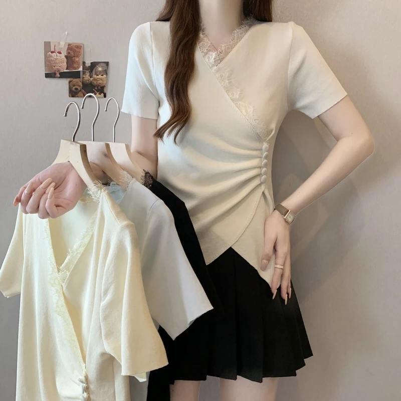 【小曹大码】设计感小心机V领蕾丝拼接针织短袖T恤女-MDG5032