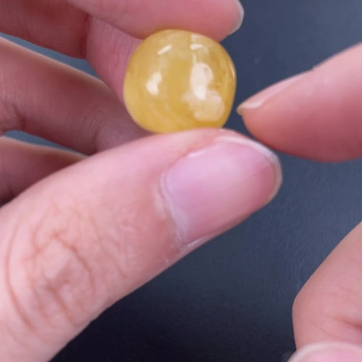 琥珀裸石未镶嵌天然2