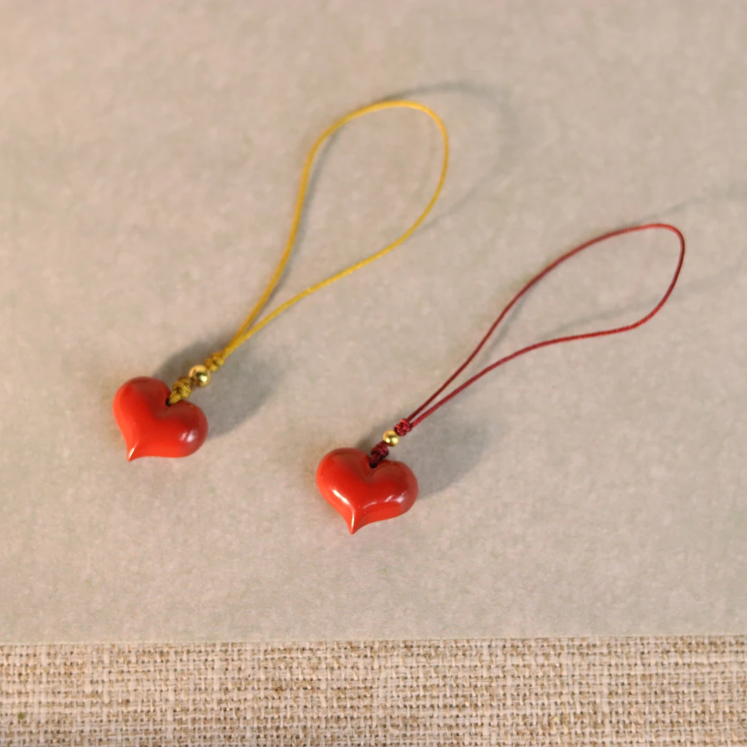 含辰砂工艺品ZC10A18399[原创]朱砂手机挂（多样性发货)