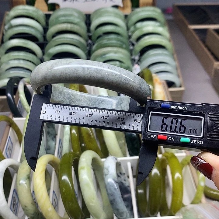 未镶嵌蛇纹石玉手镯75