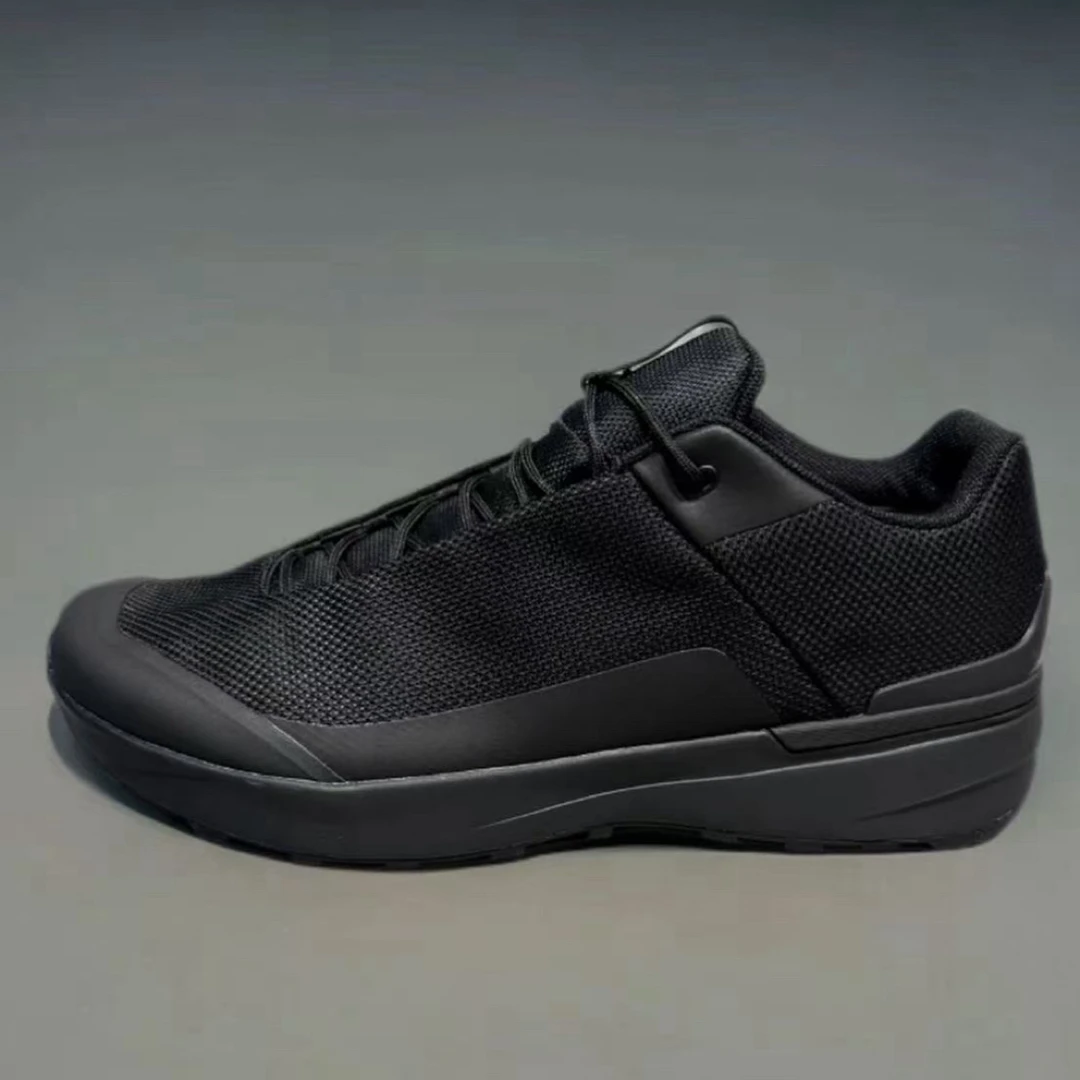 时尚休闲鞋舒适减震运动刺绣款黑色休闲轻便防滑拼色