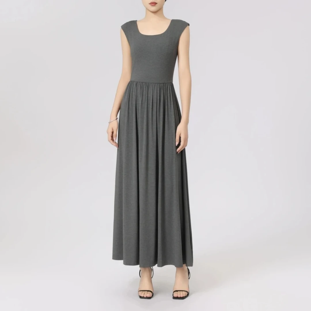 阿玛施AMASS新款优雅气质垂坠感舒适中长款无袖小黑连衣裙550031