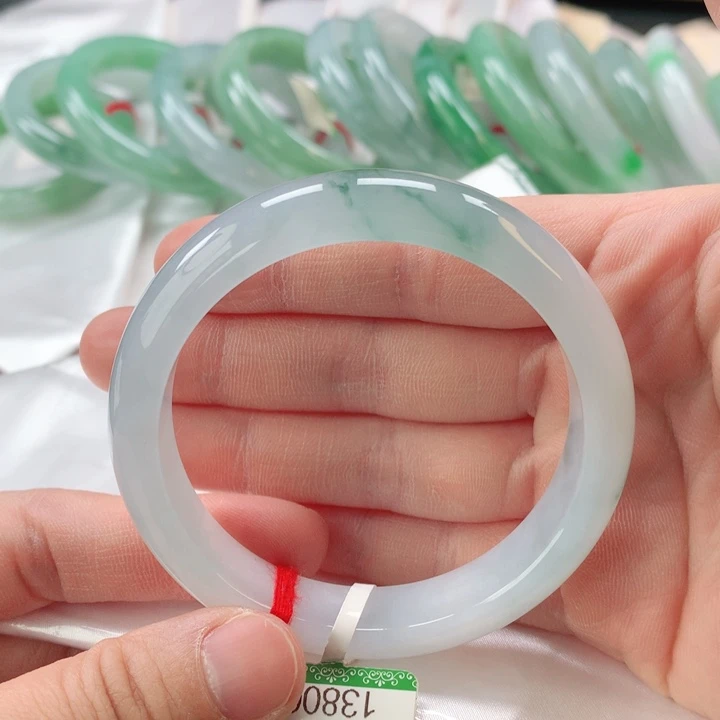 翡翠手镯未镶嵌缅甸A货翡翠手镯
