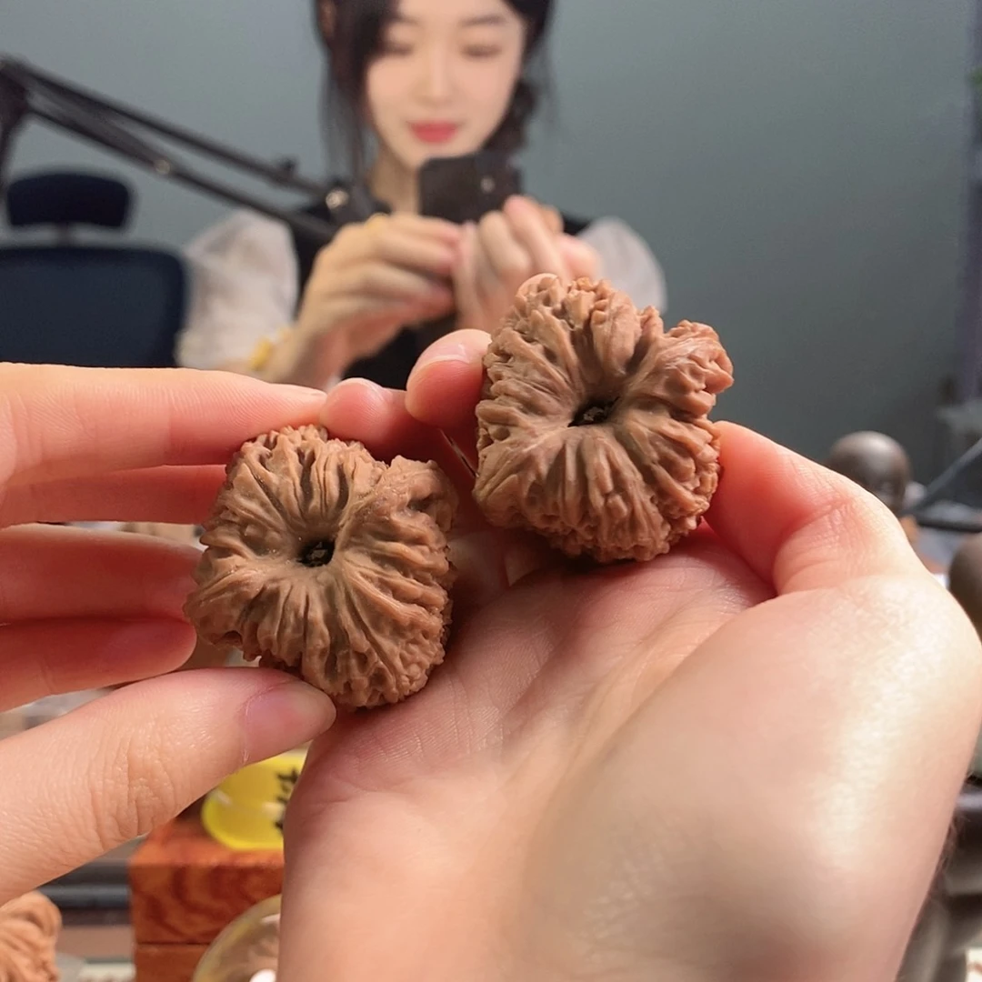 吊坠文玩核桃泉****品南疆石