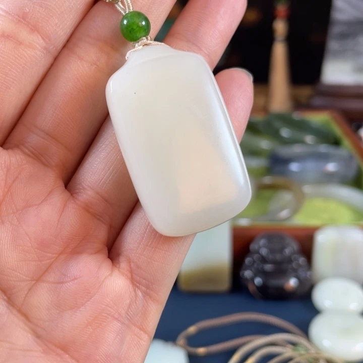 颈饰未镶嵌和田玉