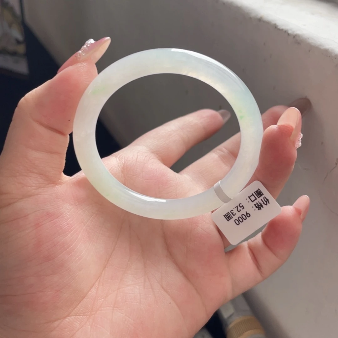 翡翠手镯未镶嵌翡翠手镯