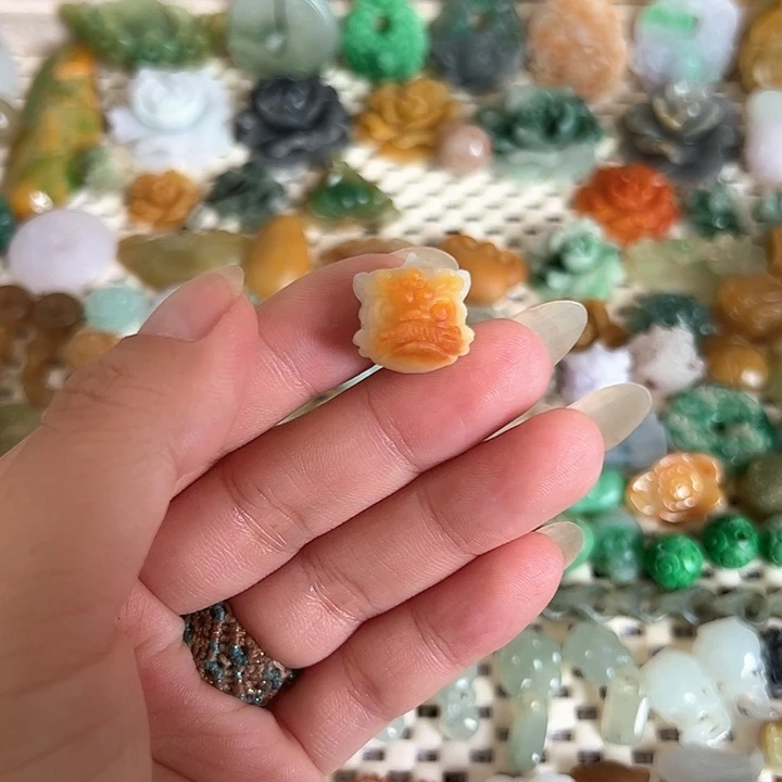 定制翡翠未镶嵌翡翠