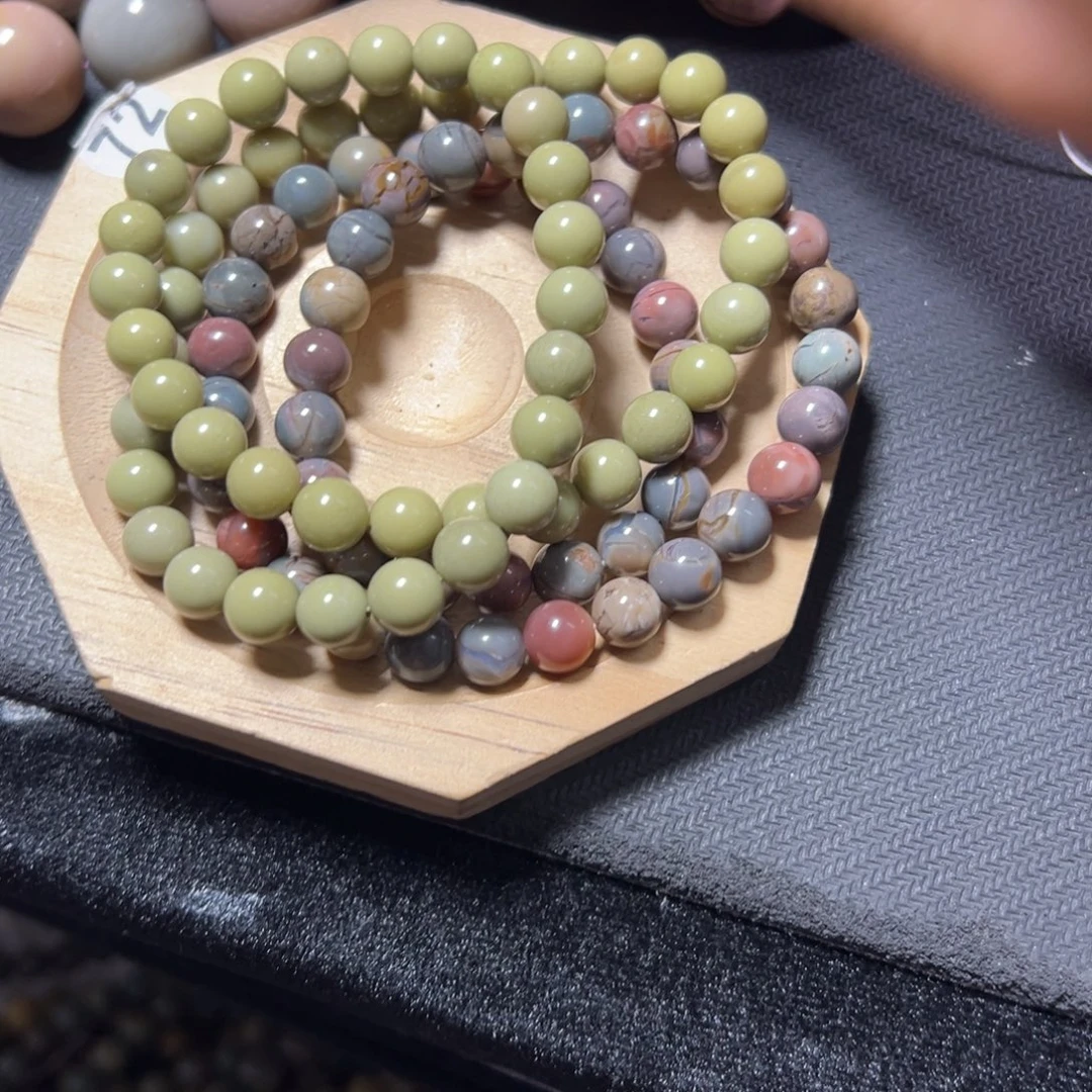 快***贝石英质玉未镶嵌手链33