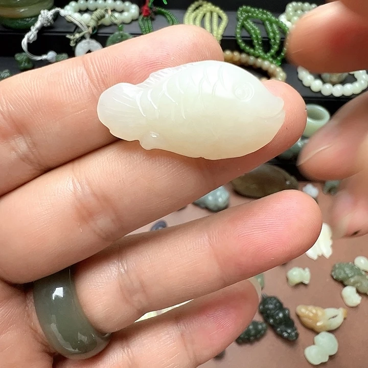 未镶嵌和田玉（糖玉）珠宝半成品