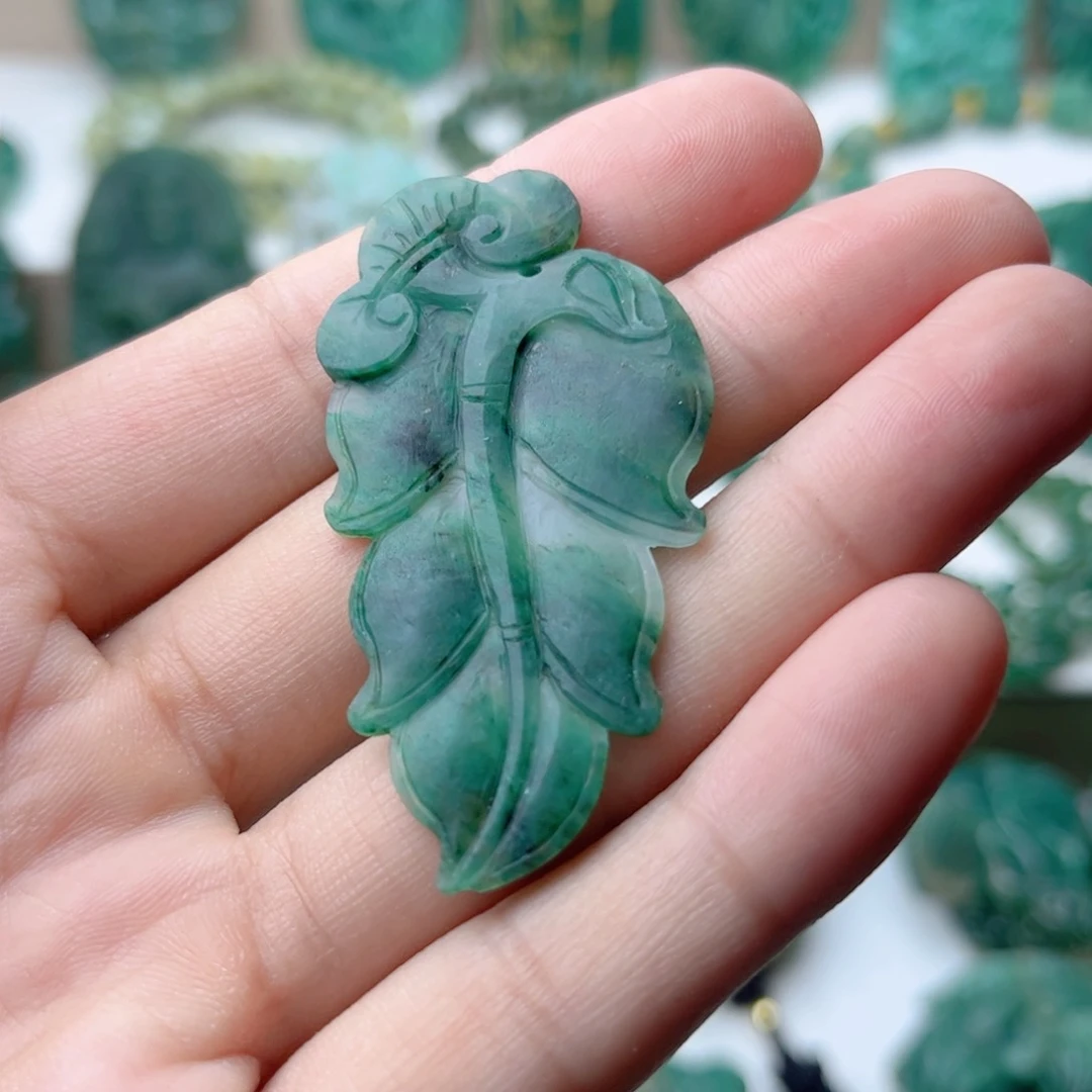 独山玉未镶嵌挂件