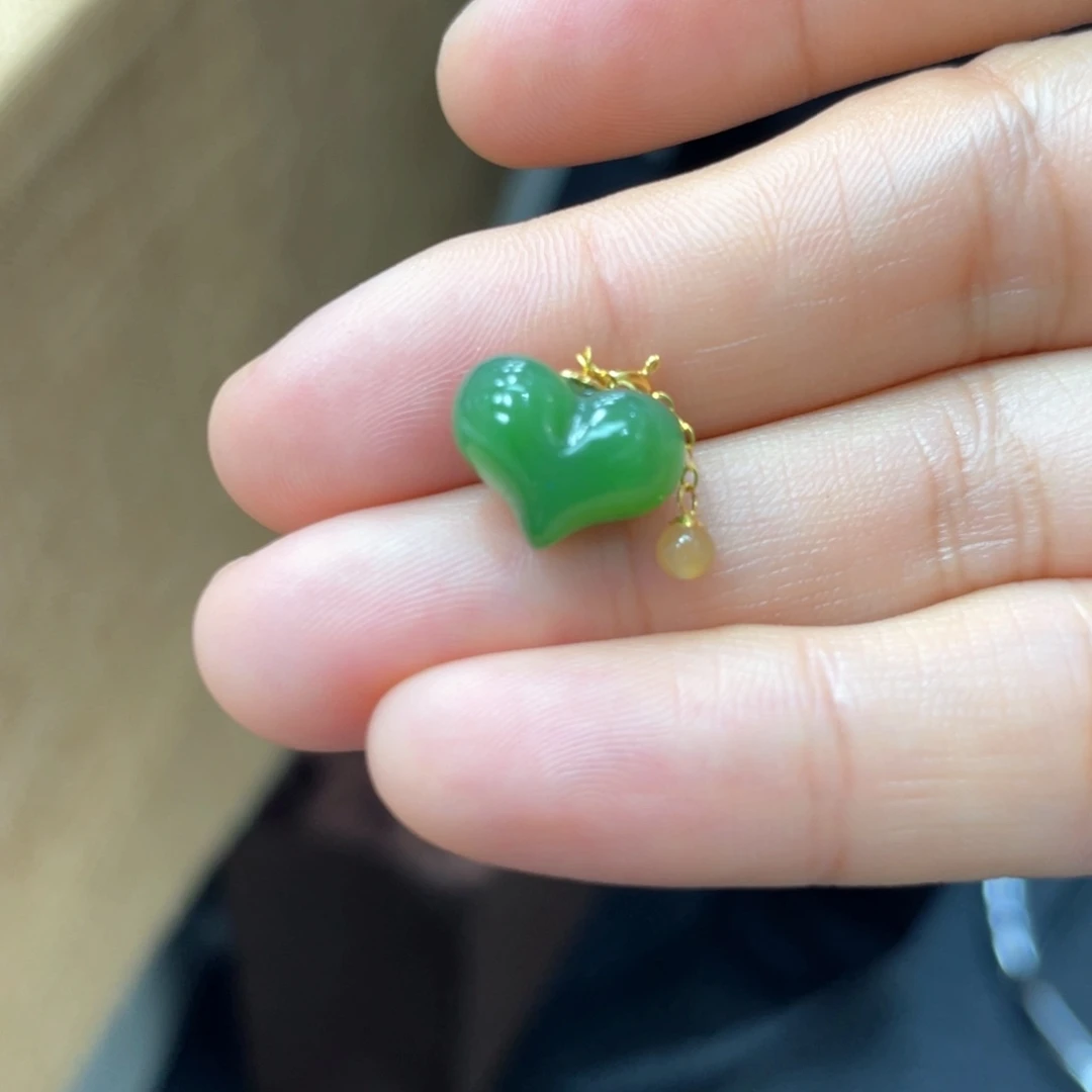 颈饰18K金镶嵌和田玉12.3