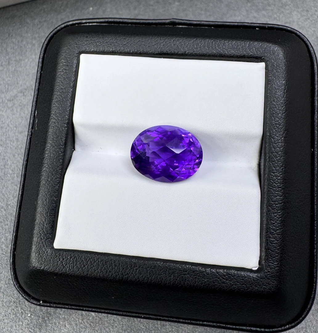 天然紫水晶薰衣草浓郁紫色裸石5克拉左右椭圆形格子切满火彩精品