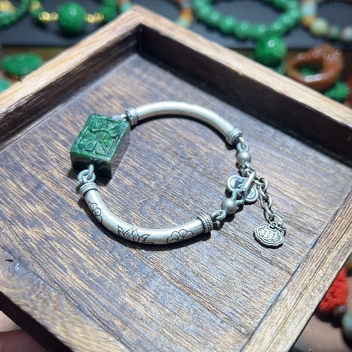 翡翠手串银S925镶嵌翡翠手串